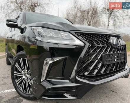 Черный Лексус ЛХ, объемом двигателя 5.66 л и пробегом 55 тыс. км за 81900 $, фото 14 на Automoto.ua