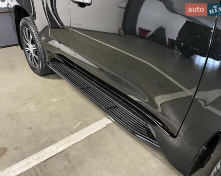 Чорний Лексус ЛХ, об'ємом двигуна 4.46 л та пробігом 156 тис. км за 73700 $, фото 74 на Automoto.ua