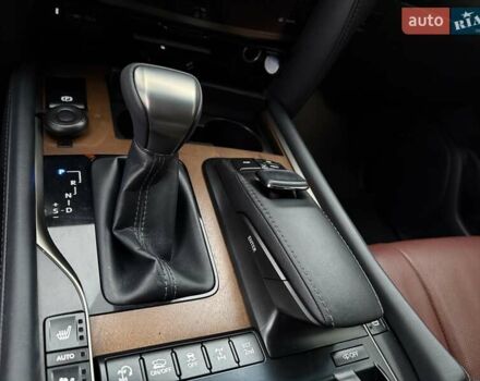 Черный Лексус ЛХ, объемом двигателя 4.46 л и пробегом 120 тыс. км за 69999 $, фото 91 на Automoto.ua