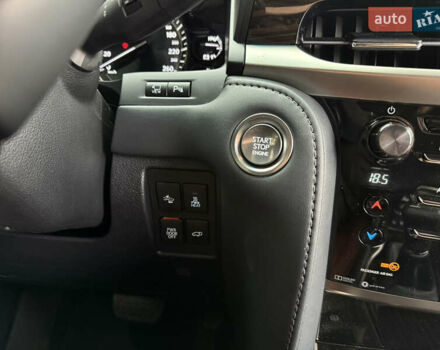 Черный Лексус ЛХ, объемом двигателя 4.46 л и пробегом 208 тыс. км за 70000 $, фото 48 на Automoto.ua