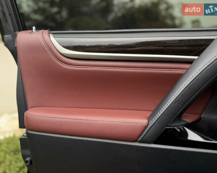 Черный Лексус ЛХ, объемом двигателя 4.46 л и пробегом 208 тыс. км за 70000 $, фото 28 на Automoto.ua