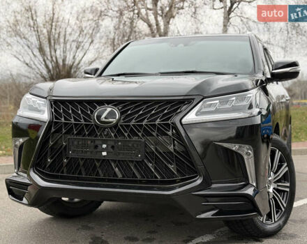 Черный Лексус ЛХ, объемом двигателя 5.66 л и пробегом 55 тыс. км за 81900 $, фото 7 на Automoto.ua