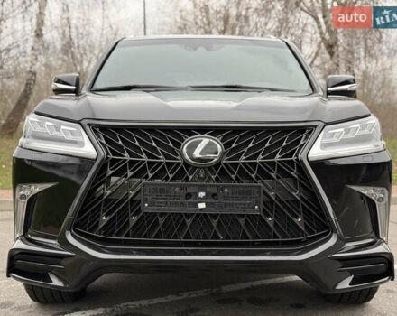 Черный Лексус ЛХ, объемом двигателя 5.66 л и пробегом 55 тыс. км за 81900 $, фото 1 на Automoto.ua