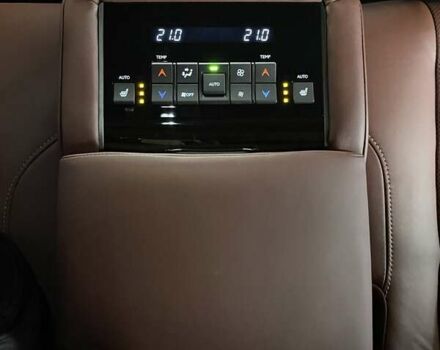 Чорний Лексус ЛХ, об'ємом двигуна 4.46 л та пробігом 85 тис. км за 82700 $, фото 37 на Automoto.ua