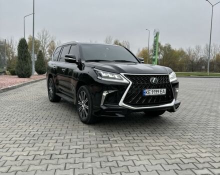 Черный Лексус ЛХ, объемом двигателя 5.7 л и пробегом 1 тыс. км за 72000 $, фото 6 на Automoto.ua