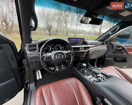 Черный Лексус ЛХ, объемом двигателя 5.66 л и пробегом 55 тыс. км за 81900 $, фото 54 на Automoto.ua