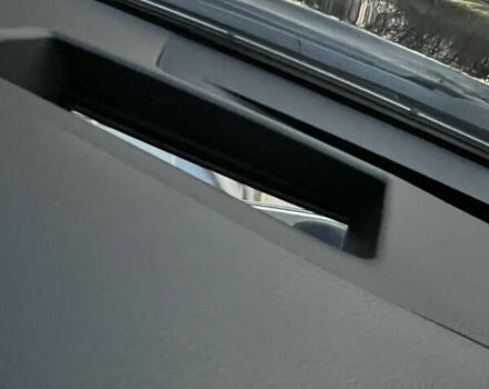 Черный Лексус ЛХ, объемом двигателя 5.66 л и пробегом 127 тыс. км за 76000 $, фото 51 на Automoto.ua