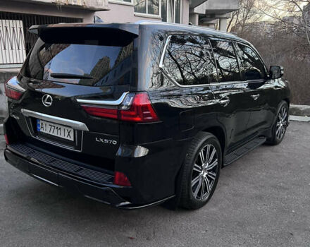 Черный Лексус ЛХ, объемом двигателя 5.66 л и пробегом 127 тыс. км за 76000 $, фото 2 на Automoto.ua
