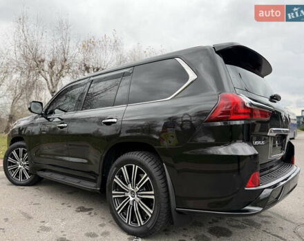 Черный Лексус ЛХ, объемом двигателя 5.66 л и пробегом 55 тыс. км за 81900 $, фото 31 на Automoto.ua