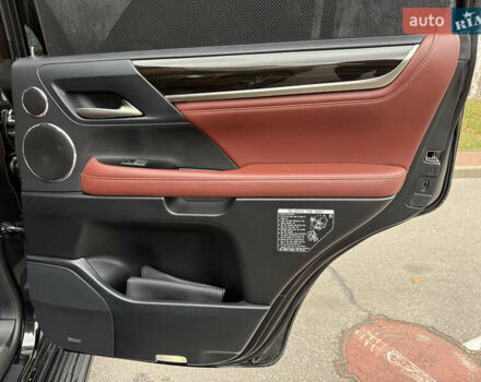 Черный Лексус ЛХ, объемом двигателя 5.66 л и пробегом 55 тыс. км за 81900 $, фото 45 на Automoto.ua