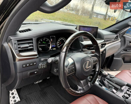 Черный Лексус ЛХ, объемом двигателя 5.66 л и пробегом 55 тыс. км за 81900 $, фото 40 на Automoto.ua