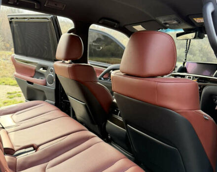 Чорний Лексус ЛХ, об'ємом двигуна 4.46 л та пробігом 74 тис. км за 84300 $, фото 32 на Automoto.ua