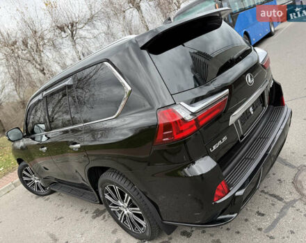 Черный Лексус ЛХ, объемом двигателя 5.66 л и пробегом 55 тыс. км за 81900 $, фото 33 на Automoto.ua