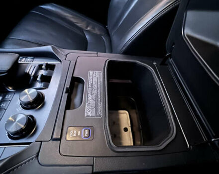 Черный Лексус ЛХ, объемом двигателя 5.66 л и пробегом 127 тыс. км за 76000 $, фото 48 на Automoto.ua