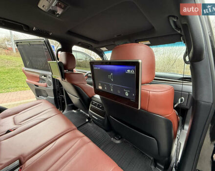 Черный Лексус ЛХ, объемом двигателя 5.66 л и пробегом 55 тыс. км за 81900 $, фото 59 на Automoto.ua