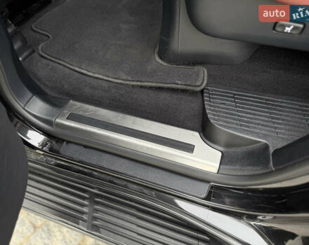 Черный Лексус ЛХ, объемом двигателя 4.46 л и пробегом 208 тыс. км за 70000 $, фото 56 на Automoto.ua