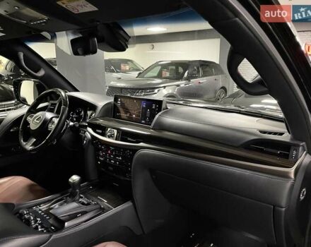 Чорний Лексус ЛХ, об'ємом двигуна 4.46 л та пробігом 85 тис. км за 82700 $, фото 42 на Automoto.ua