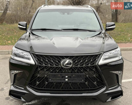Черный Лексус ЛХ, объемом двигателя 5.66 л и пробегом 55 тыс. км за 81900 $, фото 3 на Automoto.ua