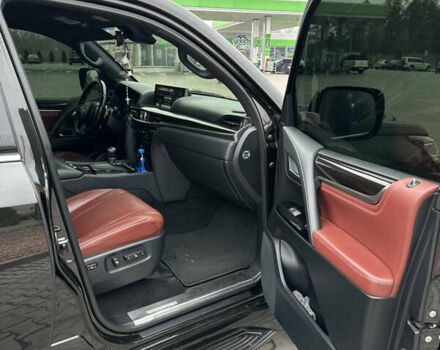 Черный Лексус ЛХ, объемом двигателя 5.66 л и пробегом 1 тыс. км за 72000 $, фото 7 на Automoto.ua