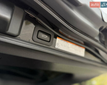 Черный Лексус ЛХ, объемом двигателя 4.46 л и пробегом 208 тыс. км за 70000 $, фото 65 на Automoto.ua