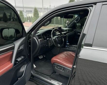 Черный Лексус ЛХ, объемом двигателя 5.7 л и пробегом 1 тыс. км за 72000 $, фото 5 на Automoto.ua