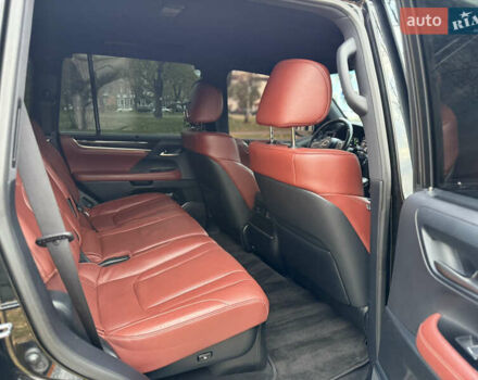 Черный Лексус ЛХ, объемом двигателя 4.46 л и пробегом 112 тыс. км за 82600 $, фото 44 на Automoto.ua