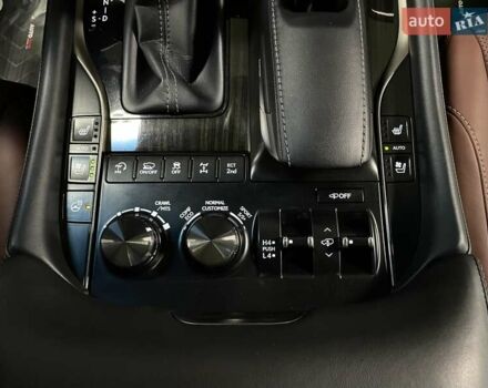 Чорний Лексус ЛХ, об'ємом двигуна 4.46 л та пробігом 85 тис. км за 82700 $, фото 68 на Automoto.ua