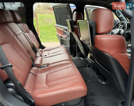 Черный Лексус ЛХ, объемом двигателя 5.66 л и пробегом 55 тыс. км за 81900 $, фото 52 на Automoto.ua