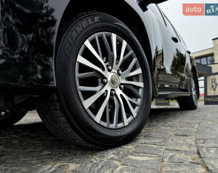 Черный Лексус ЛХ, объемом двигателя 4.46 л и пробегом 208 тыс. км за 70000 $, фото 7 на Automoto.ua