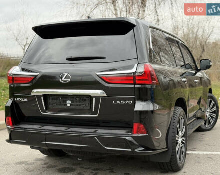 Черный Лексус ЛХ, объемом двигателя 5.66 л и пробегом 55 тыс. км за 81900 $, фото 34 на Automoto.ua