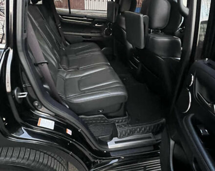 Черный Лексус ЛХ, объемом двигателя 5.66 л и пробегом 127 тыс. км за 76000 $, фото 16 на Automoto.ua