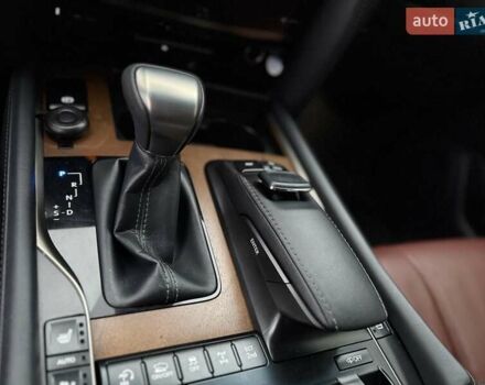 Черный Лексус ЛХ, объемом двигателя 4.46 л и пробегом 120 тыс. км за 69999 $, фото 119 на Automoto.ua