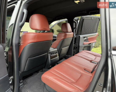 Черный Лексус ЛХ, объемом двигателя 4.46 л и пробегом 208 тыс. км за 70000 $, фото 59 на Automoto.ua