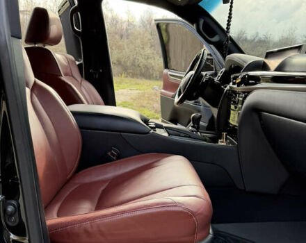 Чорний Лексус ЛХ, об'ємом двигуна 4.46 л та пробігом 74 тис. км за 84300 $, фото 36 на Automoto.ua