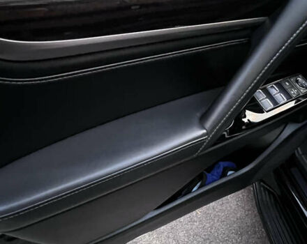 Черный Лексус ЛХ, объемом двигателя 5.66 л и пробегом 127 тыс. км за 76000 $, фото 35 на Automoto.ua