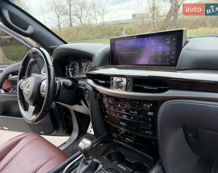Черный Лексус ЛХ, объемом двигателя 5.66 л и пробегом 55 тыс. км за 81900 $, фото 64 на Automoto.ua