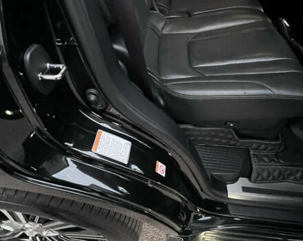 Черный Лексус ЛХ, объемом двигателя 5.66 л и пробегом 127 тыс. км за 76000 $, фото 23 на Automoto.ua