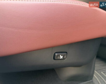 Чорний Лексус ЛХ, об'ємом двигуна 4.46 л та пробігом 74 тис. км за 84300 $, фото 34 на Automoto.ua