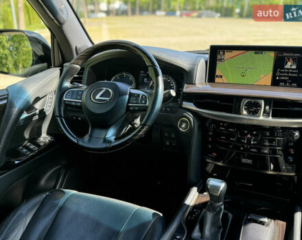 Лексус ЛХ 2019 в Киеве на Automoto.ua Черный Лексус ЛХ, объемом двигателя 4.46 л и пробегом 197 тыс. км за 72000 $, фото 3 на Automoto.ua