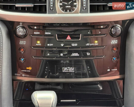 Черный Лексус ЛХ, объемом двигателя 5.66 л и пробегом 55 тыс. км за 81900 $, фото 66 на Automoto.ua