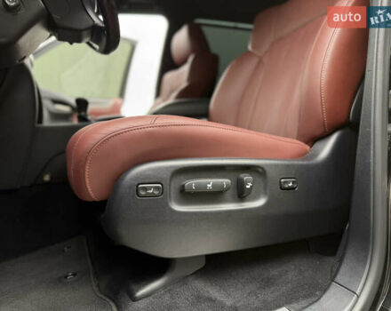 Черный Лексус ЛХ, объемом двигателя 4.46 л и пробегом 208 тыс. км за 70000 $, фото 31 на Automoto.ua