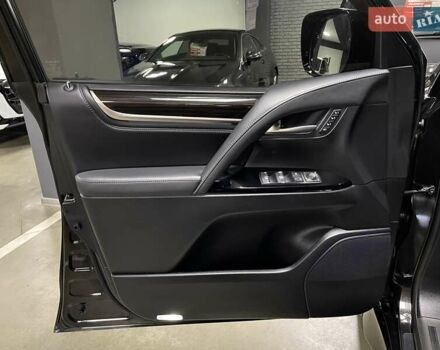 Чорний Лексус ЛХ, об'ємом двигуна 4.46 л та пробігом 156 тис. км за 73700 $, фото 24 на Automoto.ua