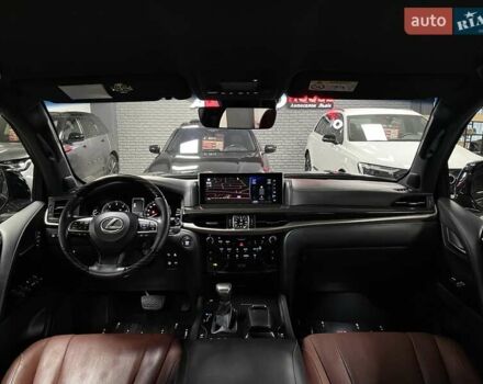Чорний Лексус ЛХ, об'ємом двигуна 4.46 л та пробігом 85 тис. км за 82700 $, фото 44 на Automoto.ua