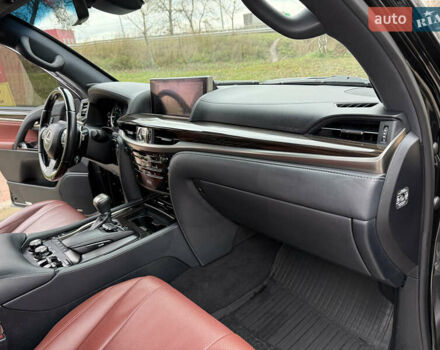 Черный Лексус ЛХ, объемом двигателя 5.66 л и пробегом 55 тыс. км за 81900 $, фото 63 на Automoto.ua