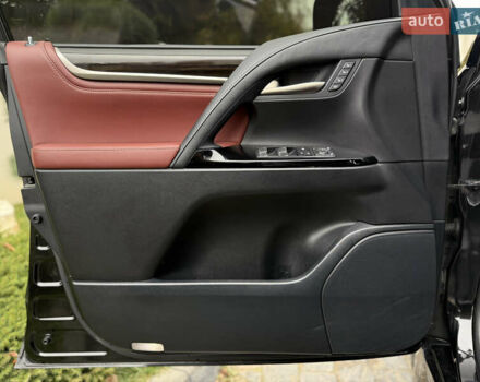 Черный Лексус ЛХ, объемом двигателя 4.46 л и пробегом 208 тыс. км за 70000 $, фото 27 на Automoto.ua