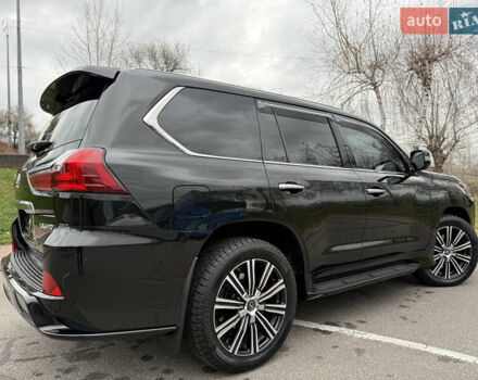 Черный Лексус ЛХ, объемом двигателя 5.66 л и пробегом 55 тыс. км за 81900 $, фото 38 на Automoto.ua