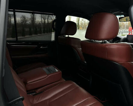 Черный Лексус ЛХ, объемом двигателя 4.46 л и пробегом 160 тыс. км за 71000 $, фото 30 на Automoto.ua