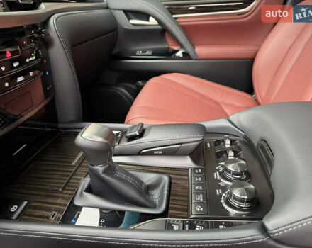 Черный Лексус ЛХ, объемом двигателя 4.46 л и пробегом 13 тыс. км за 107000 $, фото 32 на Automoto.ua