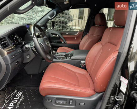 Черный Лексус ЛХ, объемом двигателя 4.46 л и пробегом 13 тыс. км за 107000 $, фото 20 на Automoto.ua