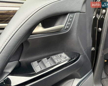 Черный Лексус ЛХ, объемом двигателя 4.46 л и пробегом 95 тыс. км за 86600 $, фото 55 на Automoto.ua